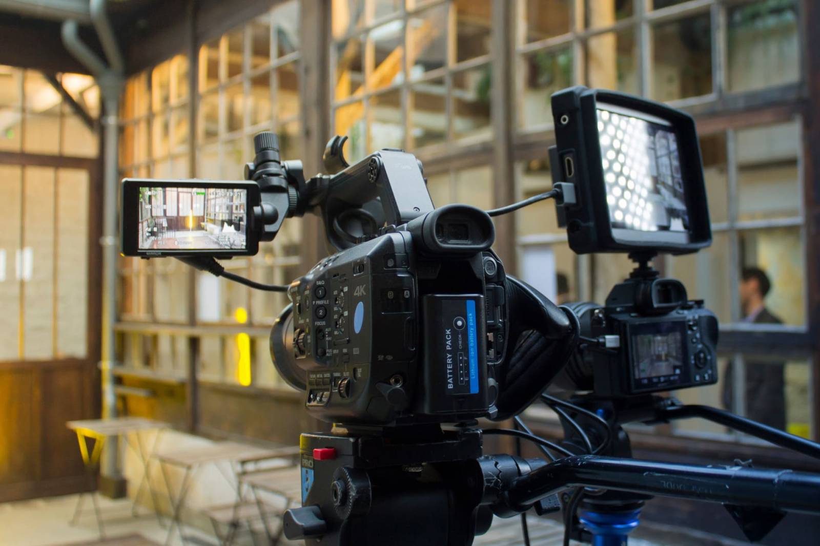 Sonorisation et éclairage de votre soirée d’entreprise avec du matériel haut de gamme à Grenoble en Isère