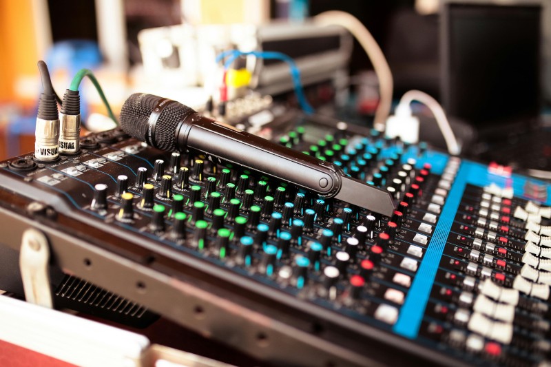 Location de matériel de sonorisation et d'éclairage pour les besoins d'un événement d'entreprise à Chambéry dans le 73