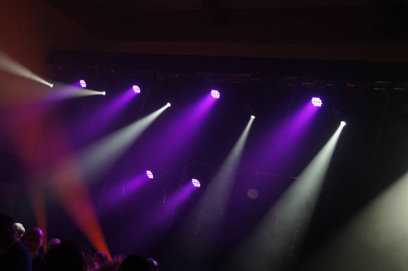 Prestation de sonorisation et éclairage d'une soirée de fin d'année pour une entreprise de Chambéry en Savoie