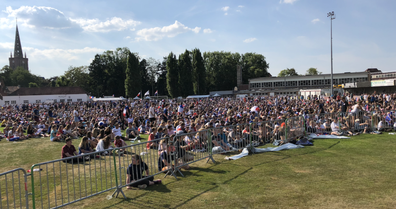 Diffusion de matchs et autres événements sportifs sur écran géant LED en intérieur et extérieur à Lyon et Grenoble